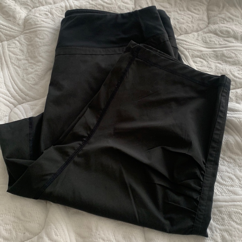 Lululemon crops/culottes